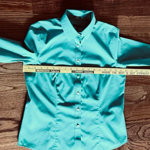 EUC Talbots Turquoise Casual Button Down Shirt - Picture 5 of 5